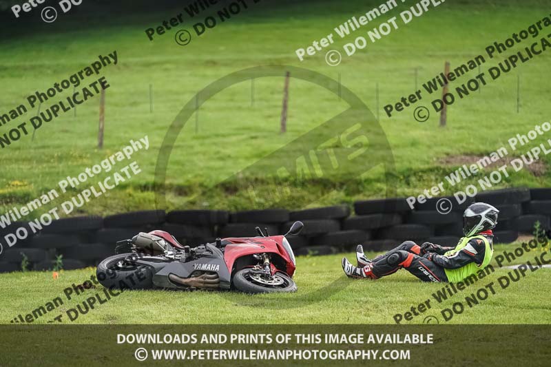 cadwell no limits trackday;cadwell park;cadwell park photographs;cadwell trackday photographs;enduro digital images;event digital images;eventdigitalimages;no limits trackdays;peter wileman photography;racing digital images;trackday digital images;trackday photos